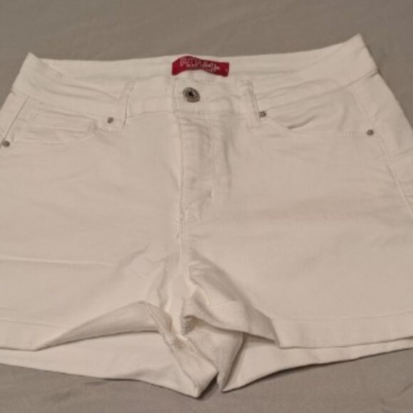 Butt I Love You Short Shorts Women's M White Wax Jeans Hemmed Pullon - EUC - Picture 1 of 12